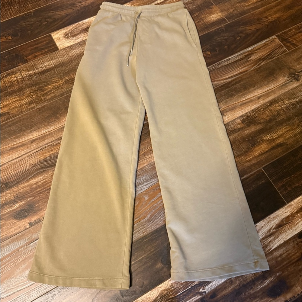 Zara women’s Tan Sweatpants
